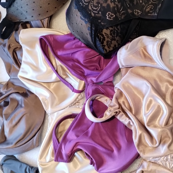 Huge lot of 10 Soma Bras 40D - Picture 2 of 5